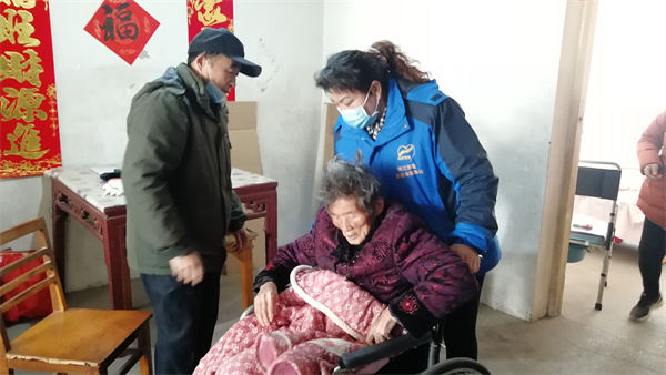 慰问残疾人 (3).jpg