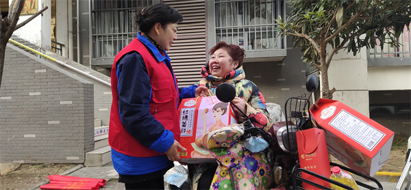 慰问残疾人 (4).jpg