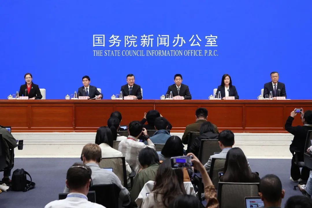 刚刚,房地产政策“组合拳”公布!(图1) 刚刚,房地产政策“组合拳”公布!(图1)